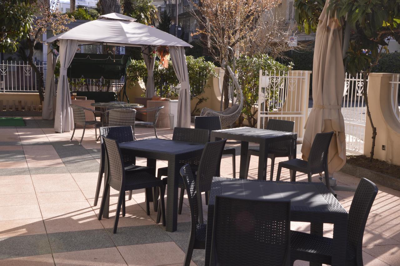 Hotel Fucsia Riccione Exterior photo