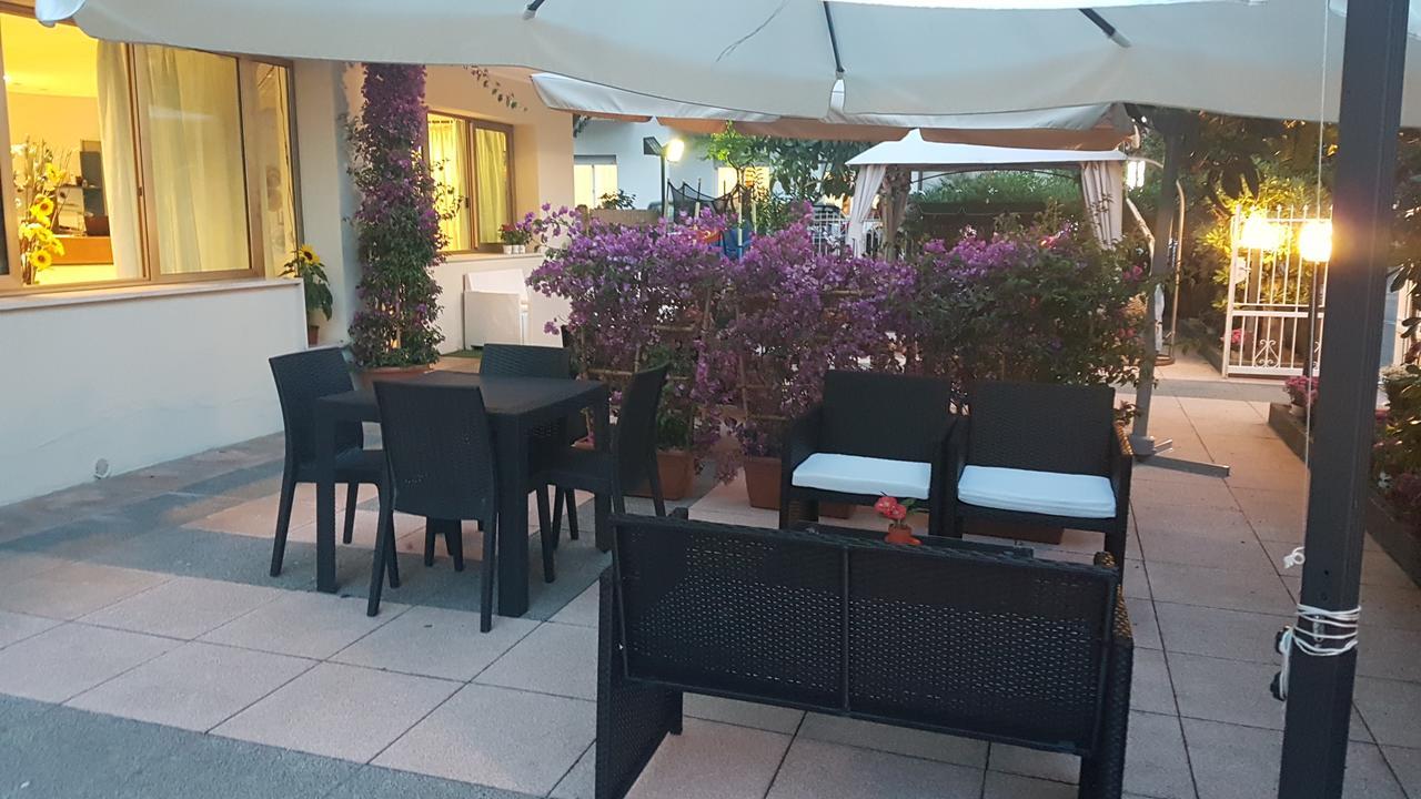 Hotel Fucsia Riccione Exterior photo